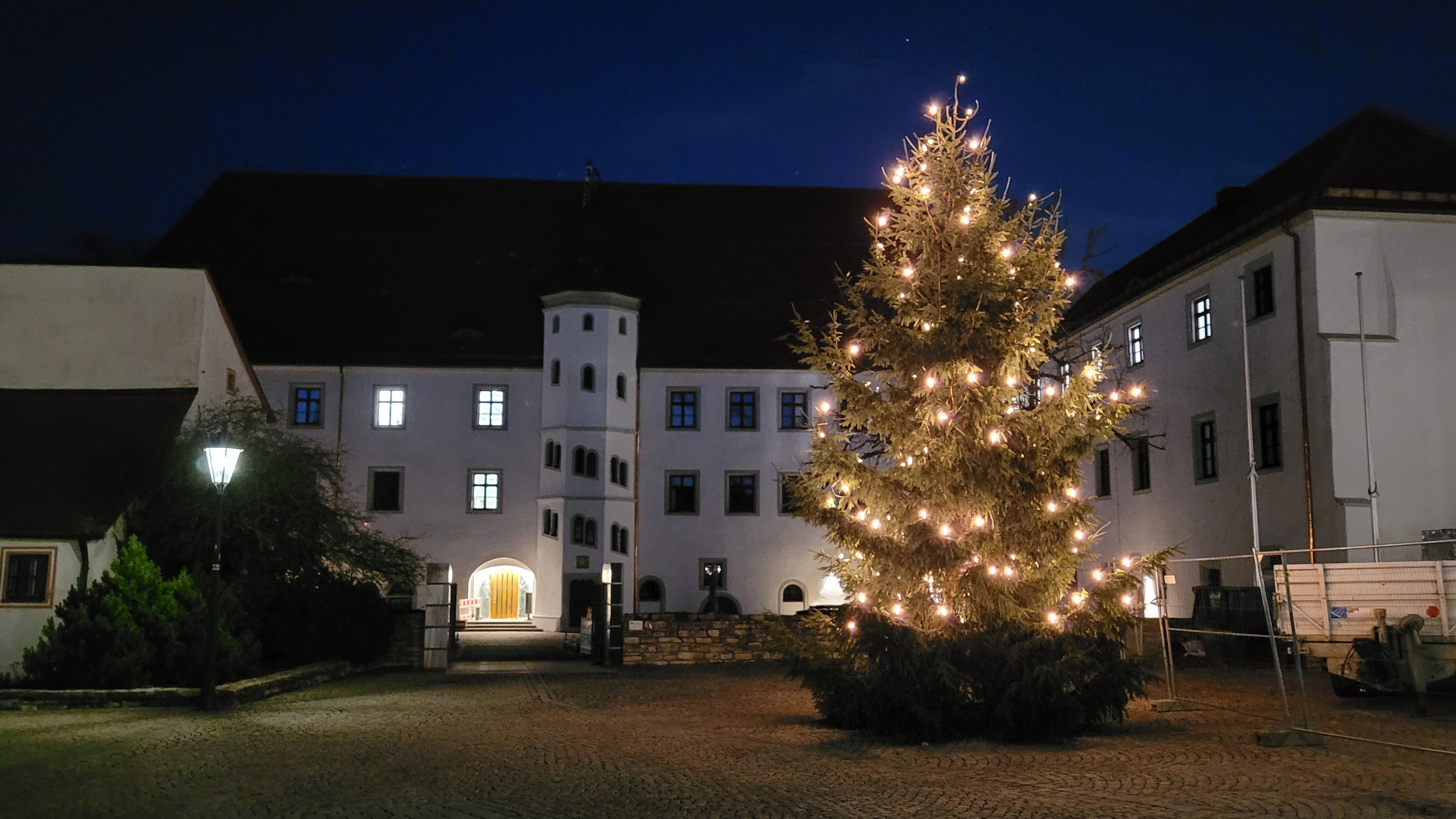 Residenzplatz mit Weihnachtsbaum 2022, Foto kb