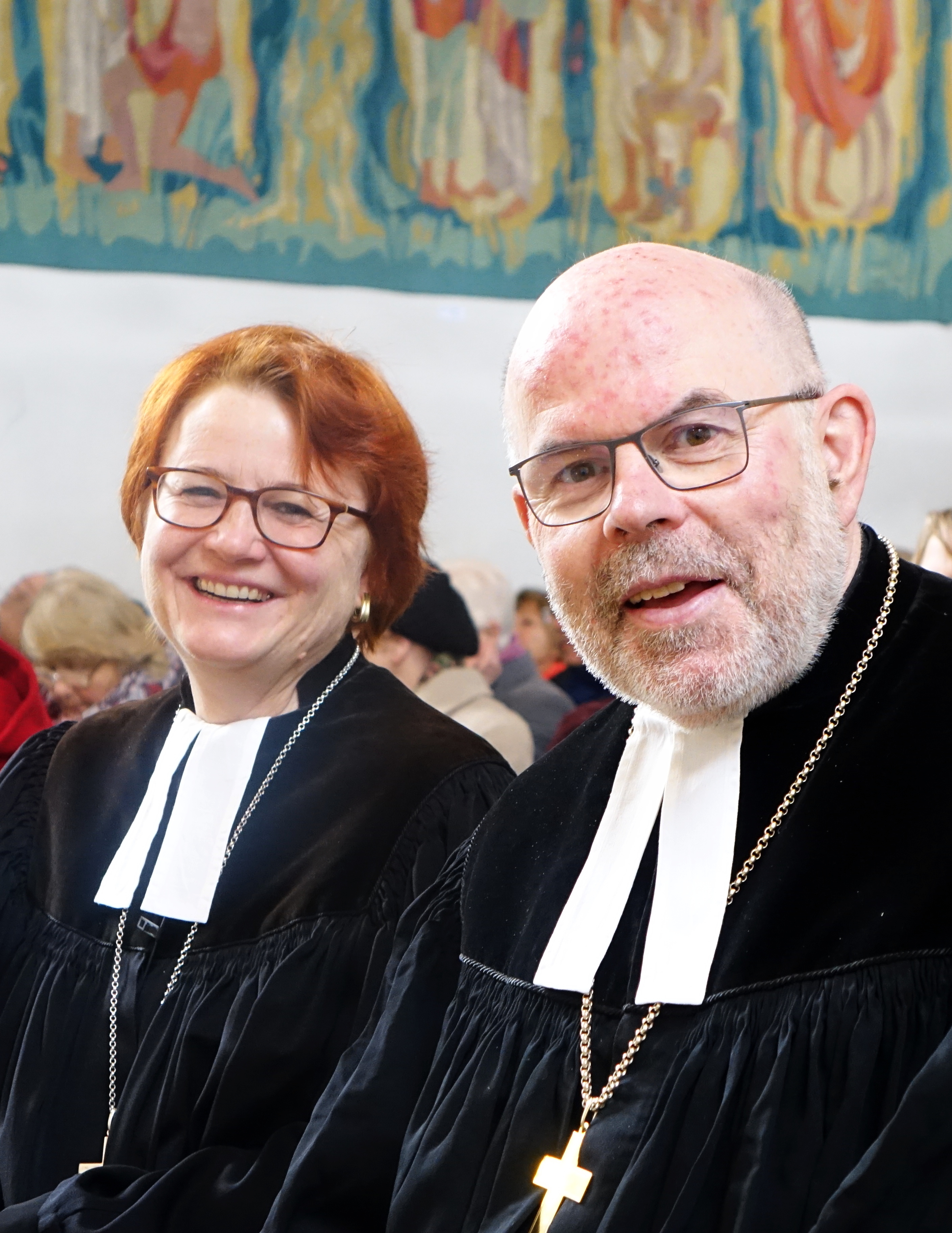 Regionalbischof Dr. Hans-Martin Weiss, links Dekanin Christiane Murner, Foto: Eifler
