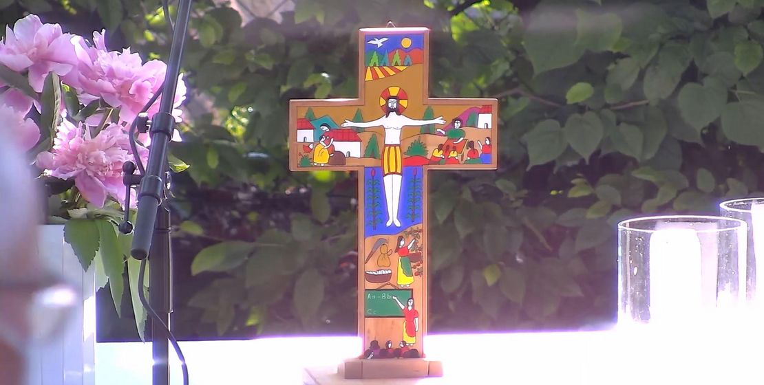 Altarkreuz Gottesdienst Gemeindewiese, Videoausschnitt wir-machen-it