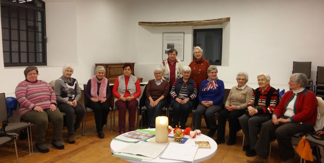 Frauenkreis im Bonhoeffer-Saal, Foto: bey