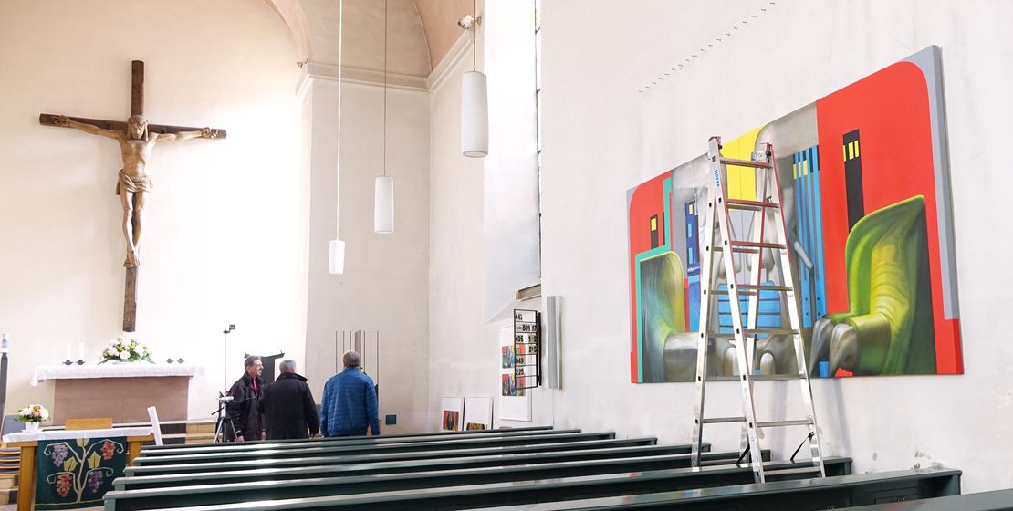 Kain und Abel, Aufbau der Ausstellung in der Christuskirche, Foto: Eifler