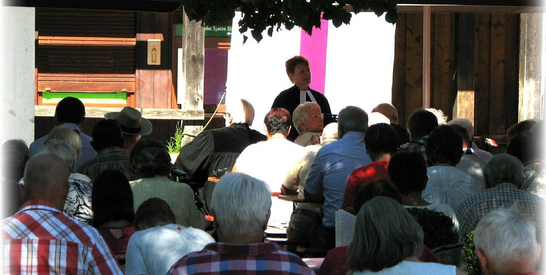 Gottesdienst am Rothsee, Begrüßung Dekanin Christiane Murner, Foto WMoe