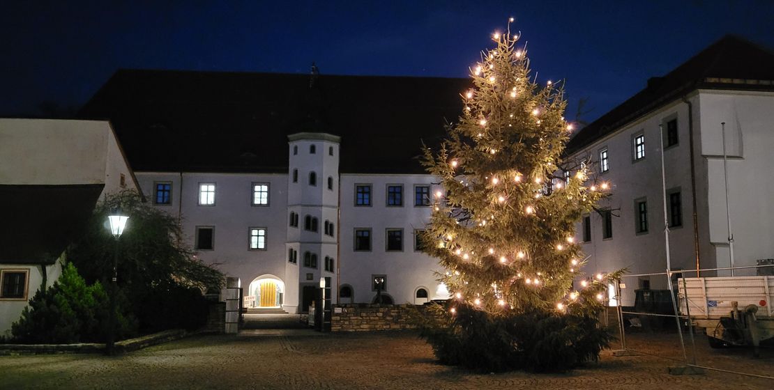 Residenzplatz mit Weihnachtsbaum 2022, Foto kb